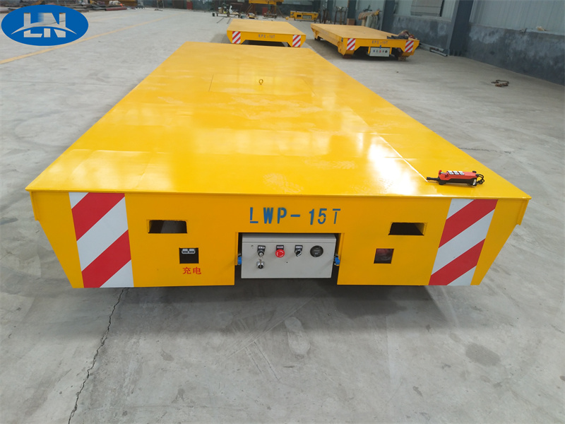 ट्रैकलेस परिवहन कार्ट