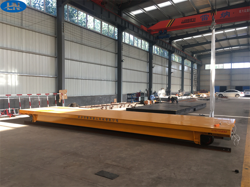 बैटरी संचालित रेल ट्रॉली