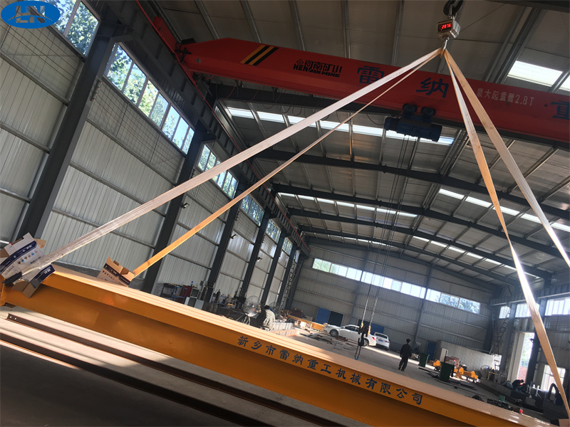 बैटरी संचालित रेल ट्रॉली