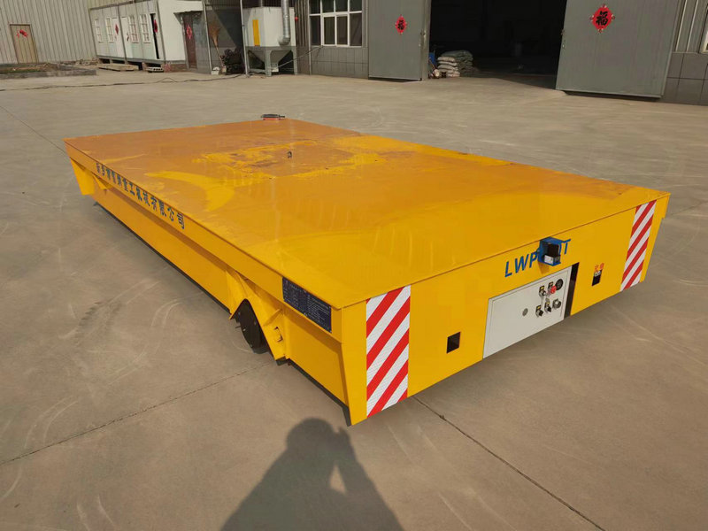 ट्रैकलेस इलेक्ट्रिक फ्लैट कार