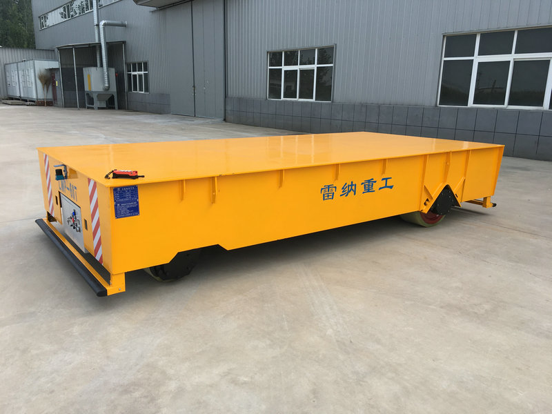 स्वचालित बाधाओं से बचने के लिए ट्रैकलेस इलेक्ट्रिक ट्रांसफर कार्ट