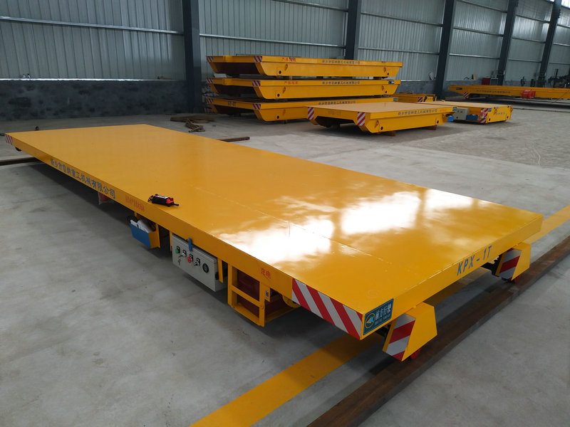 रेल परिवहन ट्रॉली दोनों क्षैतिज और ऊर्ध्वाधर रूप से चल सकती है