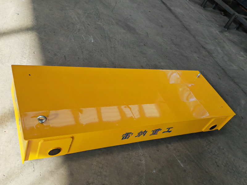 अनियंत्रित रेल ट्रांसफर ट्रॉली