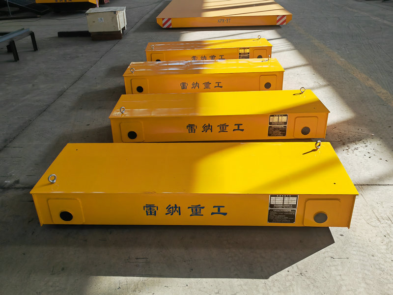 अनियंत्रित रेल ट्रांसफर ट्रॉली